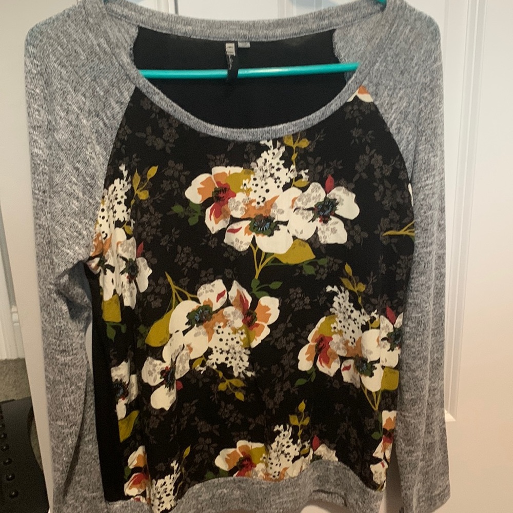 Long sleeved top size large petite